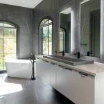 id-ology-european-modern-interior-design-primary-bath-freestanding-tub-vanity-01