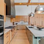idology-–-southcliff-horizon-–-southcliff-–-fairview-nc-–-custom-home-–-kitchen-island-pendant-lights-wood-cabinetry-–-12